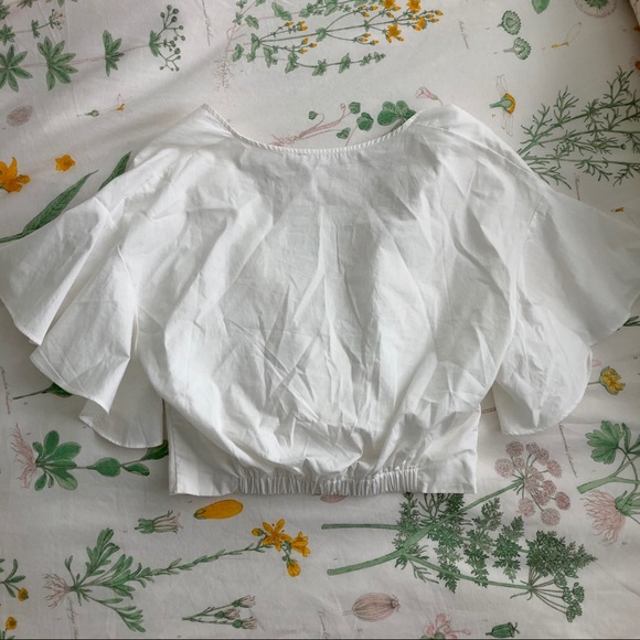 Ruffle puff sleeve white crop top blouse - Picture 4 of 4